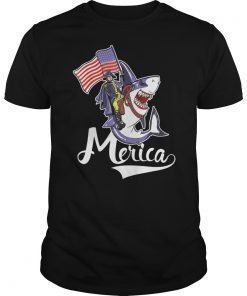 MERICA George Washington Riding a shark T-Shirt Gift Idea