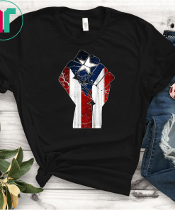 Puerto Rico Resiste Boricua Flag TShirt Fist T-Shirt Black Puerto Rico Flag Shirt