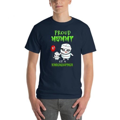 Proud Mummy Mom With Kid Halloween Of A Kindergarten T-Shirt