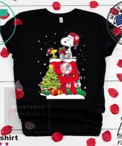 New York Yankees Snoopy And Woodstock Christmas T-Shirt