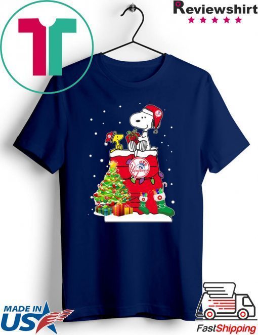 New York Yankees Snoopy And Woodstock Christmas T-Shirt