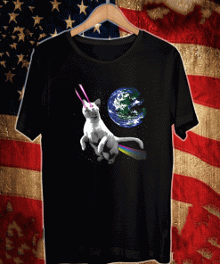 Laser Cat in Space - Cat Astronaut in Front of Planet Earth T-Shirt