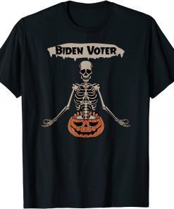 2021 Happy Halloween Christmas Joe Biden Pumpkin Skeleton Costume T-Shirt