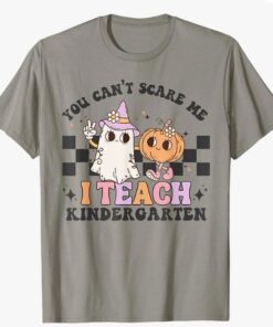 You Cant Scare Me I Teach Kindergarten Retro Halloween Ghost T-Shirt