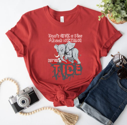 Roll Tide Willie Don’t Give A Piss About Nothing But The Tide T-Shirt