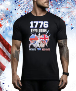 1776 Revolution Patriots Vs Red Coats Revolutionary Champs USA UK Helmets Flag Tee Shirt