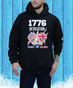 1776 Revolution Patriots Vs Red Coats Revolutionary Champs USA UK Helmets Flag Tee Shirt