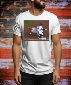 Dansby Swanson Mis-Stepped First Base Chicago Cubs Tee Shirt