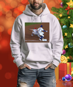 Dansby Swanson Mis-Stepped First Base Chicago Cubs Tee Shirt