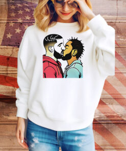 Drake and Kendrick kissing meme Tee Shirt