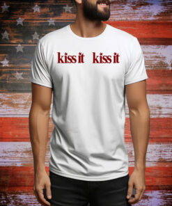 Limted Renee Rapp Kiss It Tee Shirt