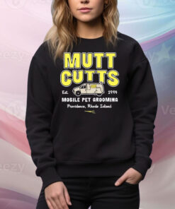 Mutt cutts mobile pet grooming est 1994 Tee Shirt